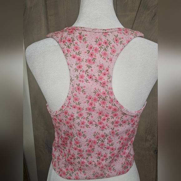 EVOLUTION and CREATION Strawberry Shortcake Compression Crop Top. Size M - Picture 9 of 10
